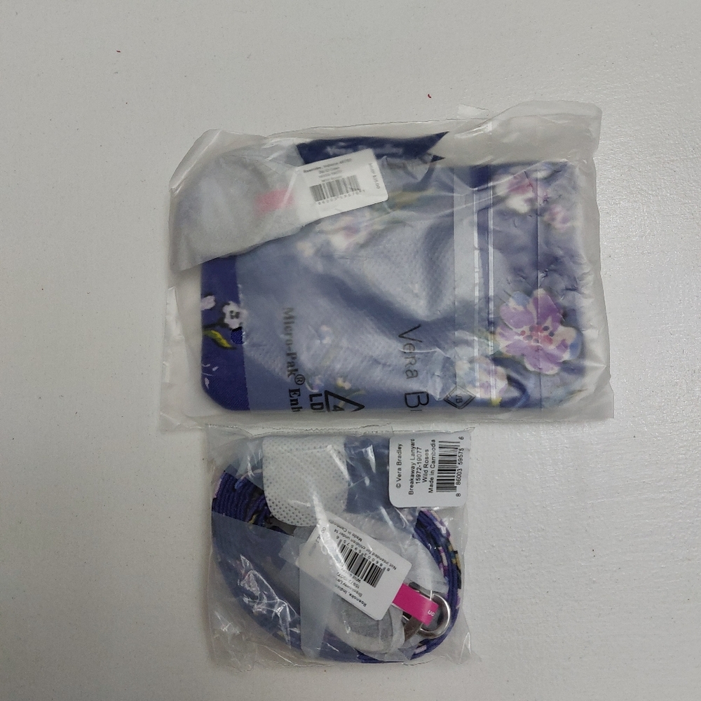 Vera Bradley Zip ID and Lanyard Wild Roses NWT - Picture 2 of 2